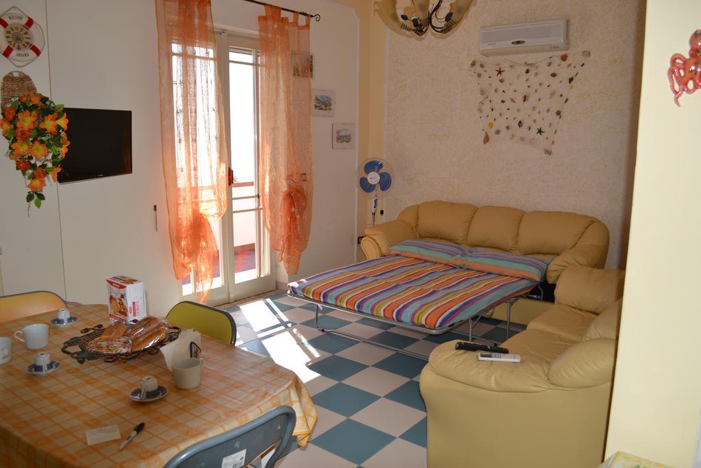 Casa Vacanze Dei Navigatori On The Sea Pontecagnano Faiano Exterior foto