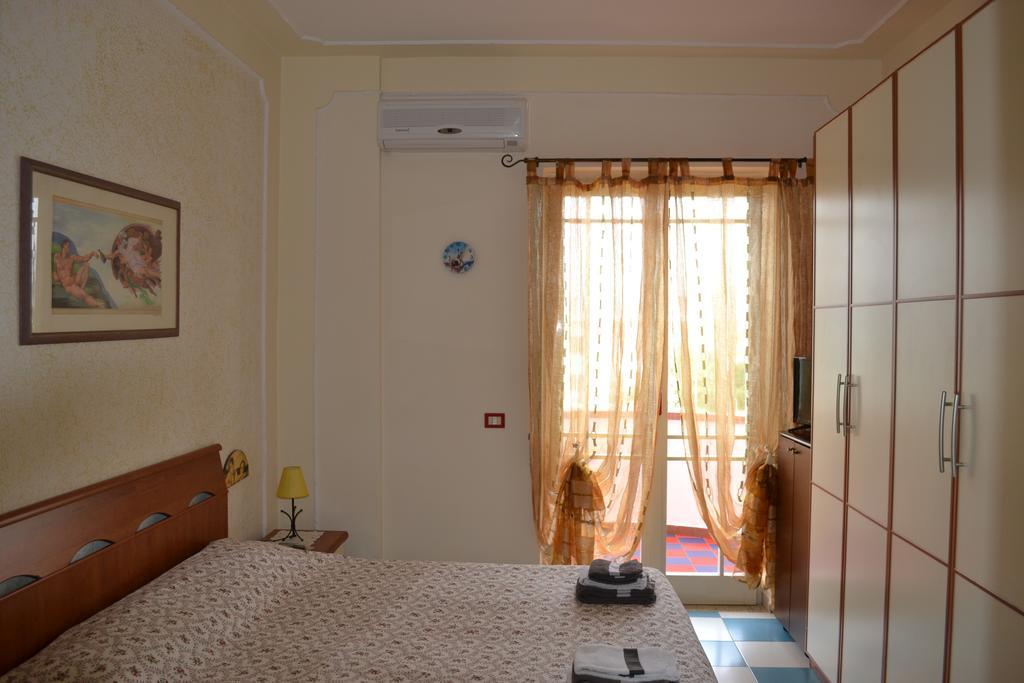 Casa Vacanze Dei Navigatori On The Sea Pontecagnano Faiano Exterior foto